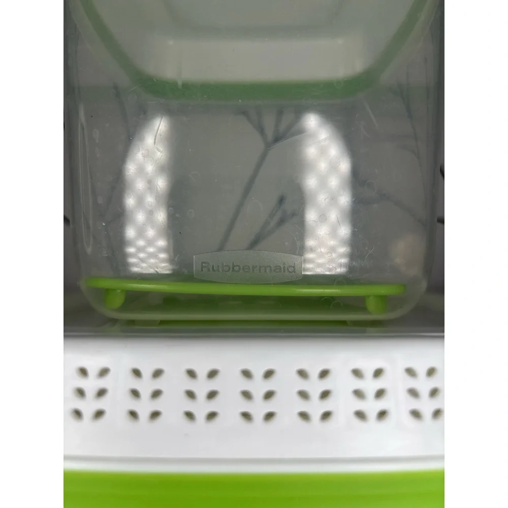 Rubbermaid Produce Saver Set‎ 6.3 & 17.3 Cups Green White Vented Lid